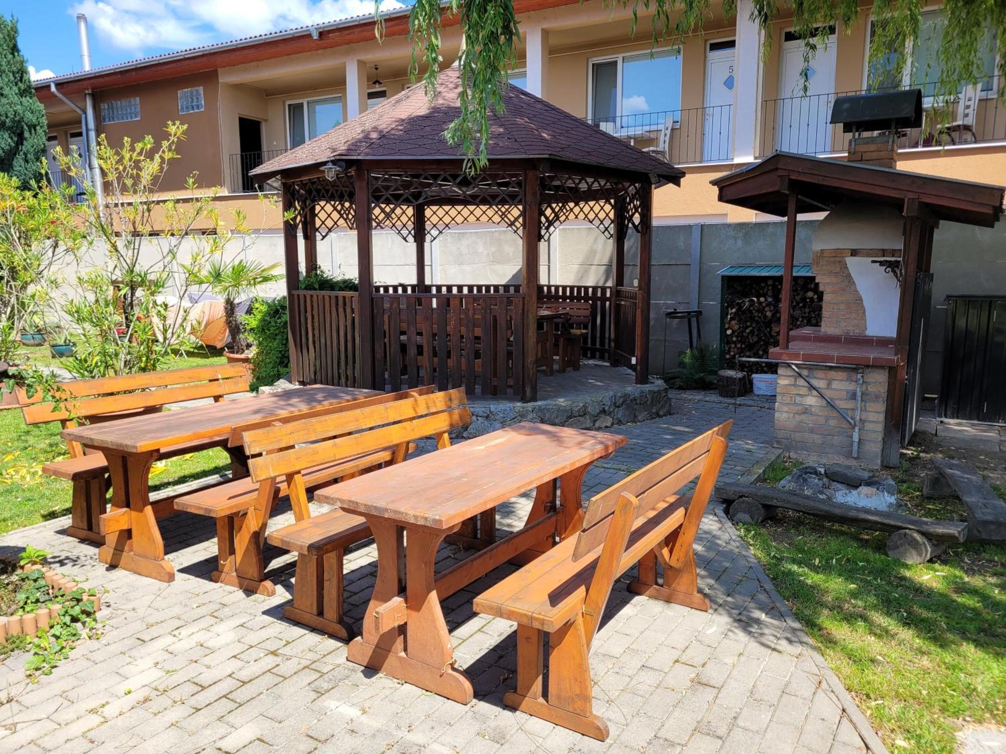 Penzion Korzo Sturovo Ngoại thất bức ảnh