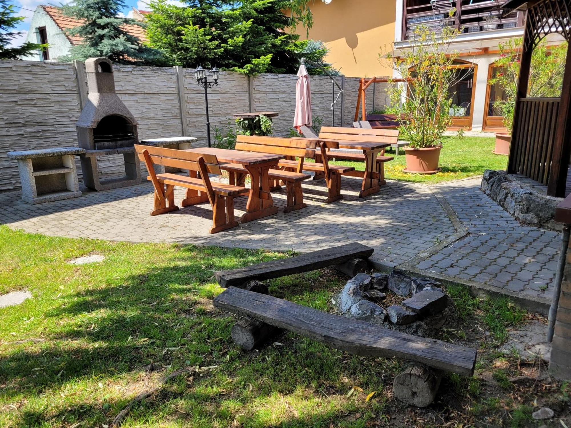 Penzion Korzo Sturovo Ngoại thất bức ảnh