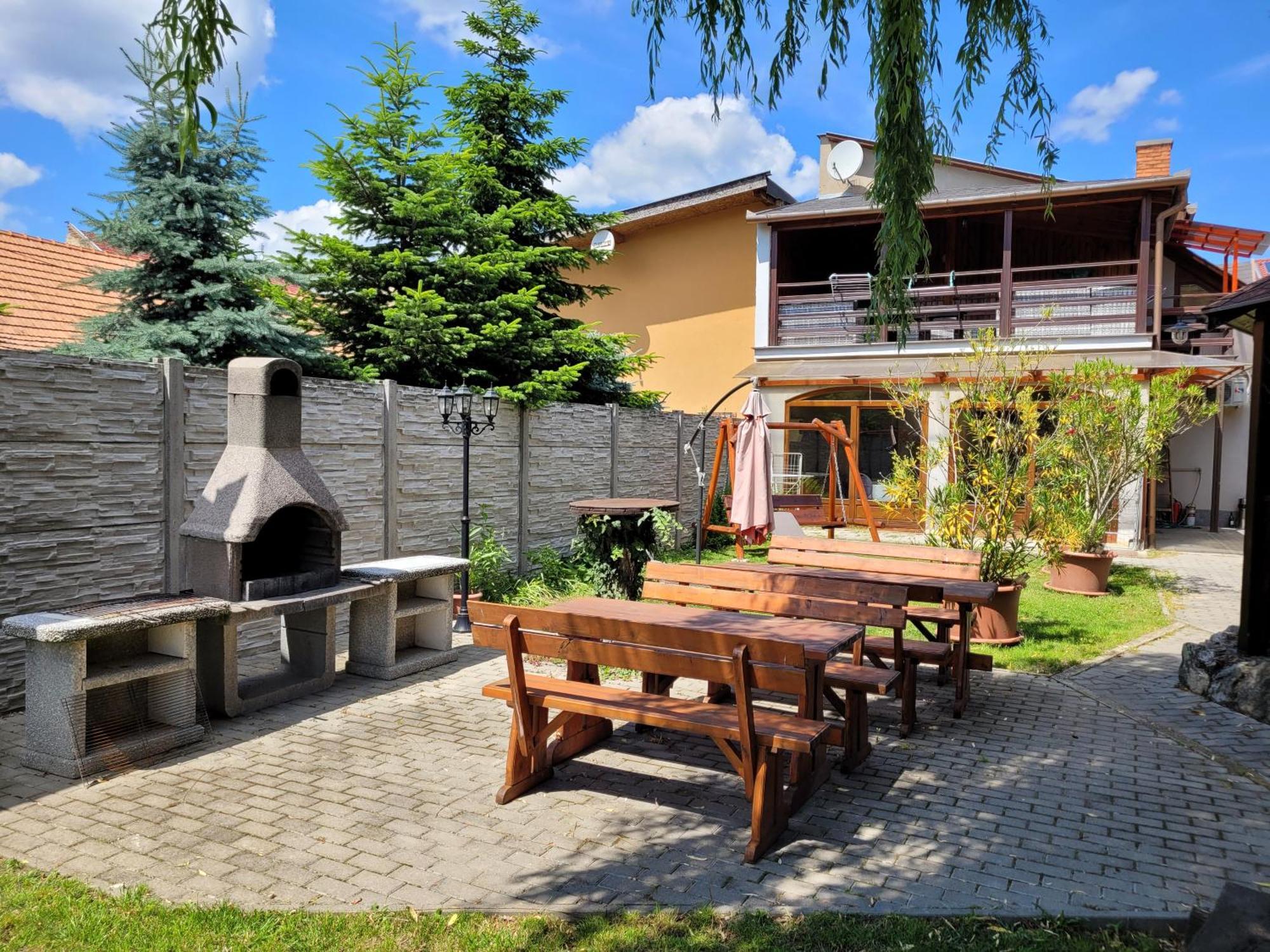 Penzion Korzo Sturovo Ngoại thất bức ảnh
